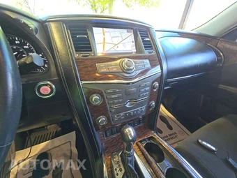 2017 Nissan Armada SV – miniatura 10