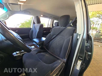 2017 Nissan Armada SV – miniatura 6