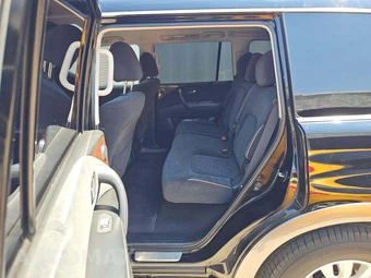 2017 Nissan Armada SV – miniatura 12