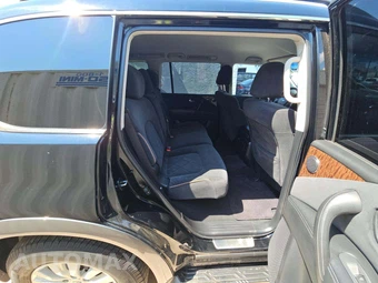 2017 Nissan Armada SV – miniatura 16