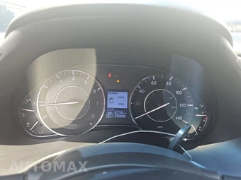 2017 Nissan Armada SV – miniatura 12