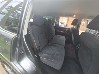 2017 Nissan Armada SV – miniatura 17