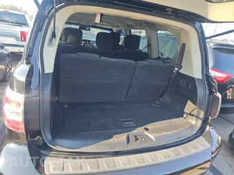 2017 Nissan Armada SV – miniatura 17