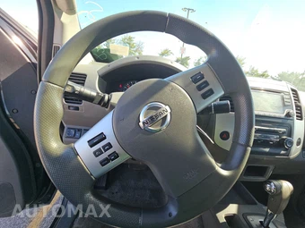 2017 Nissan Frontier SV Crew Cab Medium Bed – miniatura 10