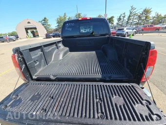 2017 Nissan Frontier SV Crew Cab Medium Bed – miniatura 16