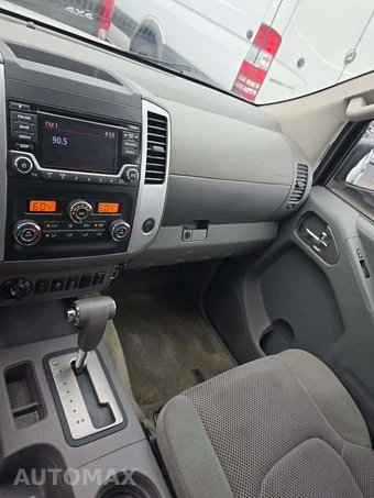 2017 Nissan Frontier SV Crew Cab Medium Bed – miniatura 10