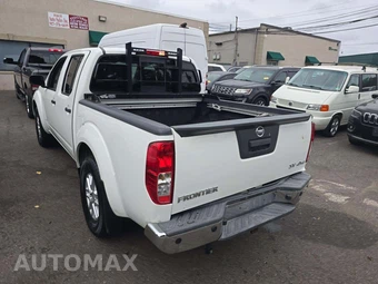 2017 Nissan Frontier SV Crew Cab Medium Bed – miniatura 2