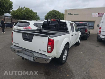 2017 Nissan Frontier SV Crew Cab Medium Bed – miniatura 3
