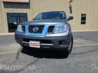 2017 Nissan Frontier SV Crew Cab Medium Bed
