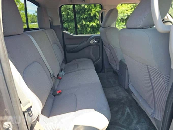 2017 Nissan Frontier SV Crew Cab Medium Bed - miniatura 13