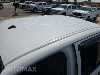 2017 Nissan Frontier SV Crew Cab Medium Bed - miniatura 12