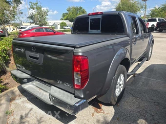 2017 Nissan Frontier SV Crew Cab Medium Bed – miniatura 3