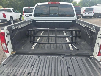 2017 Nissan Frontier SV Crew Cab Medium Bed - miniatura 11