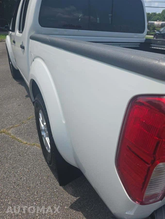 2017 Nissan Frontier SV Crew Cab Medium Bed - miniatura 25