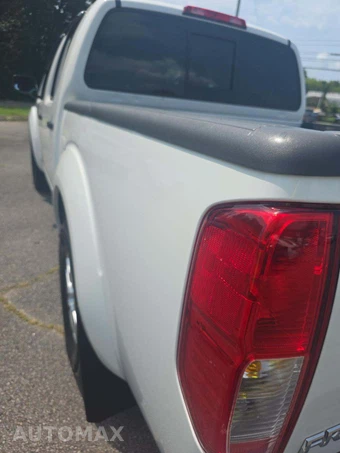 2017 Nissan Frontier SV Crew Cab Medium Bed - miniatura 27