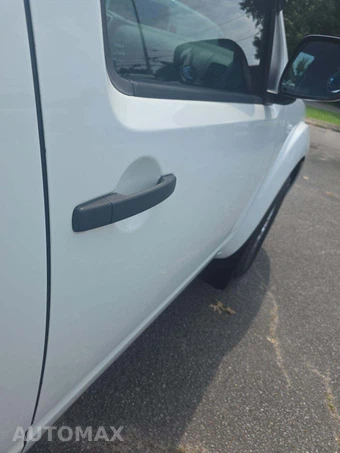 2017 Nissan Frontier SV Crew Cab Medium Bed - miniatura 30