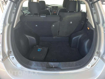2017 Nissan LEAF S – miniatura 14