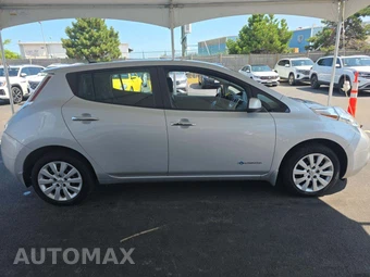 2017 Nissan LEAF S – miniatura 4