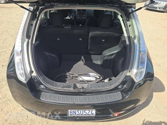 2017 Nissan LEAF S – miniatura 11