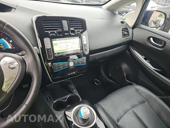 2017 Nissan LEAF SL – miniatura 11