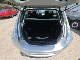 2017 Nissan LEAF SL – miniatura 14