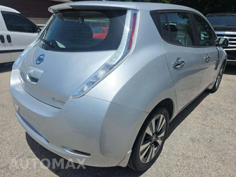 2017 Nissan LEAF SL – miniatura 3