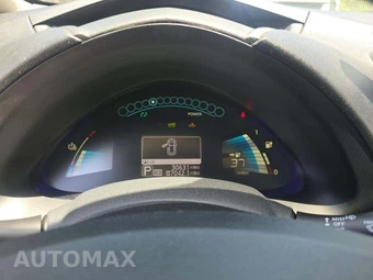 2017 Nissan LEAF SL – miniatura 9