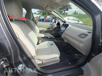 2017 Nissan LEAF SV – miniatura 16