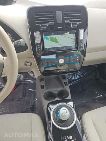 2017 Nissan LEAF SV – miniatura 7