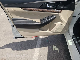 2017 Nissan Maxima Platinum – miniatura 9