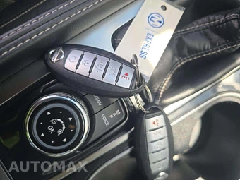 2017 Nissan Maxima Platinum – miniatura 5
