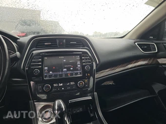 2017 Nissan Maxima Platinum – miniatura 11
