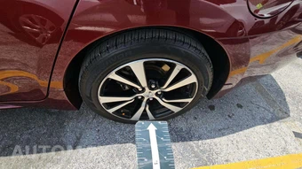 2017 Nissan Maxima S – miniatura 21