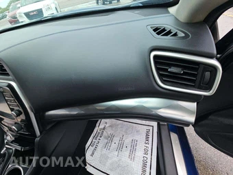 2017 Nissan Maxima SR – miniatura 19
