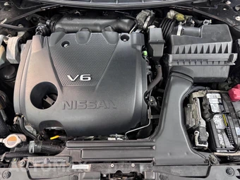 2017 Nissan Maxima SR - miniatura 12