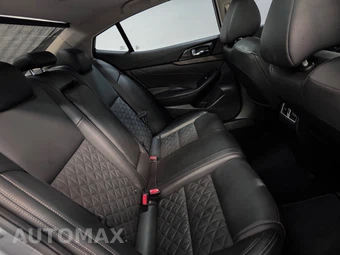2017 Nissan Maxima SR - miniatura 18