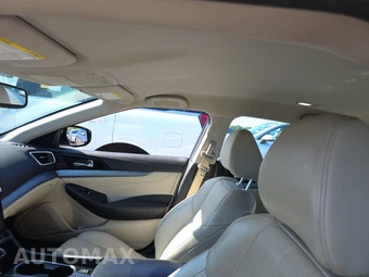 2017 Nissan Maxima SV – miniatura 17