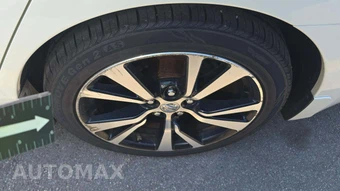 2017 Nissan Maxima SV – miniatura 28