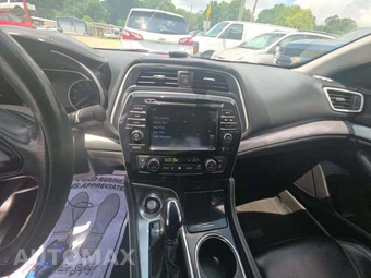 2017 Nissan Maxima SV – miniatura 10