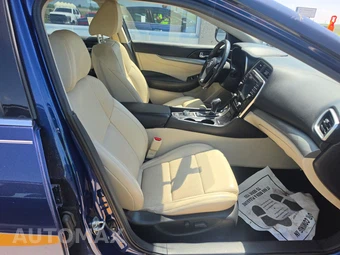 2017 Nissan Maxima SV – miniatura 8