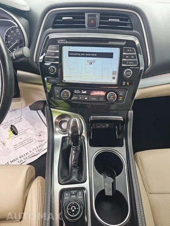 2017 Nissan Maxima SV - miniatura 11