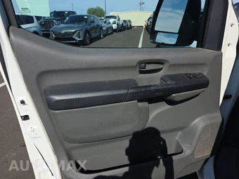 2017 Nissan NV2500 HD Cargo S Standard Roof 146.1" WB - miniatura 9