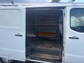 2017 Nissan NV2500 HD Cargo SV Standard Roof 146.1" WB - miniatura 9
