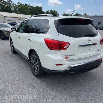 2017 Nissan Pathfinder Platinum - miniatura 7