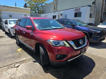 2017 Nissan Pathfinder Platinum - miniatura 4