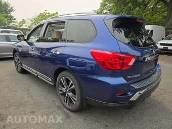 2017 Nissan Pathfinder Platinum – miniatura 2