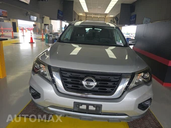2017 Nissan Pathfinder S - miniatura 2