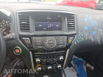 2017 Nissan Pathfinder S – miniatura 10