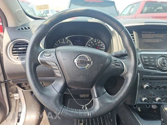 2017 Nissan Pathfinder SL – miniatura 10