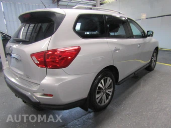 2017 Nissan Pathfinder SL – miniatura 6